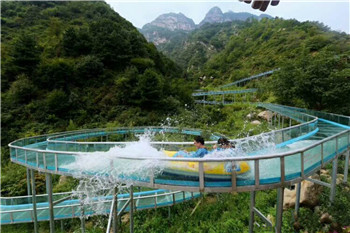 河南省新鄉市京華園景區玻璃漂流